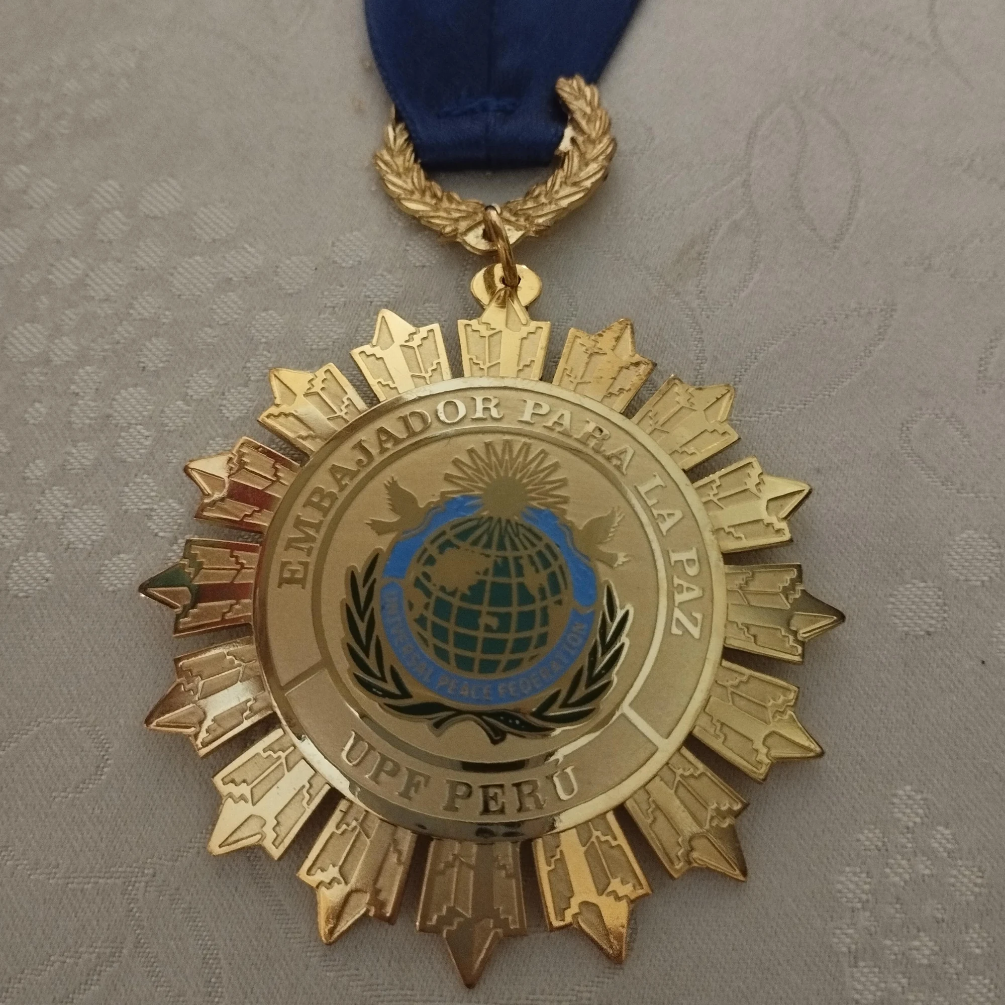 Medalla de Embajadora para la Paz. UPF Perú