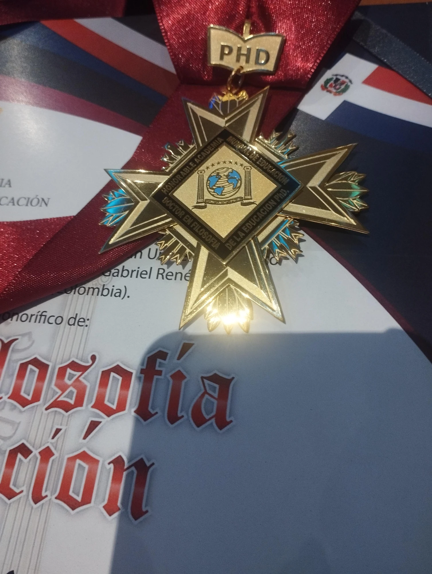 Condecoración Ph.D. en Filosofía de la Educación. HAME · 2025